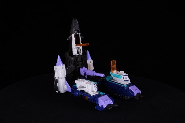January Legends Series Official Photos   LG58 Clone Bots, LG59 Blitzwing, LG60 Overlord 045 (45 of 121)
